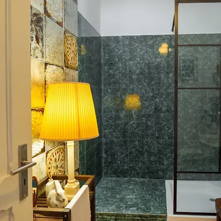 Life In Colour & Art - Charming 3bed ליסבון