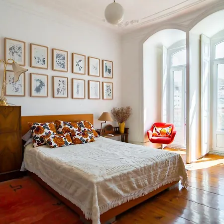 Life In Colour & Art - Charming 3bed Apartment